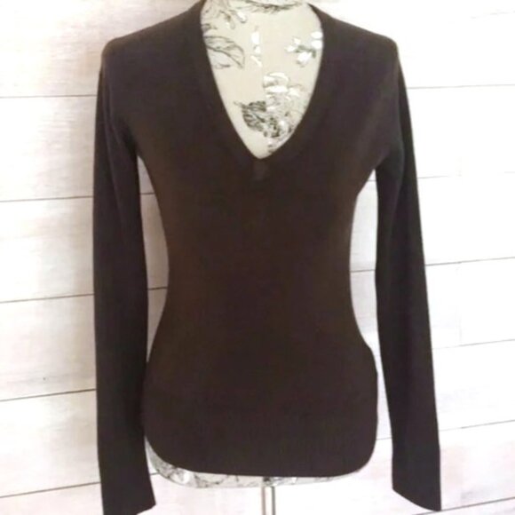 H&M Sweaters - H&M v-neck brown sweater